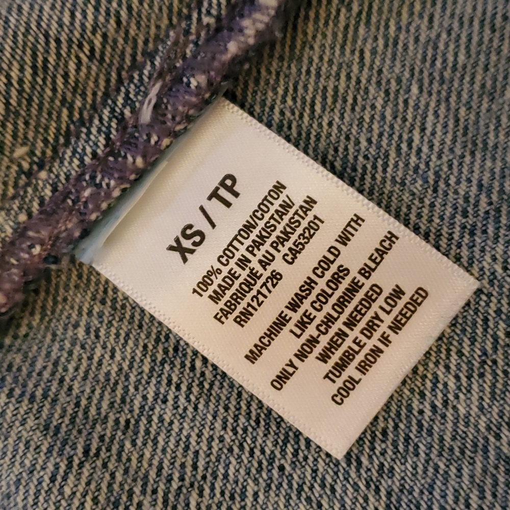 Custom patch denim vest - Picture 7 of 12